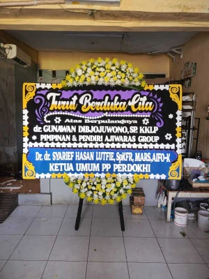 Papan Bunga di Singarajan Pontang